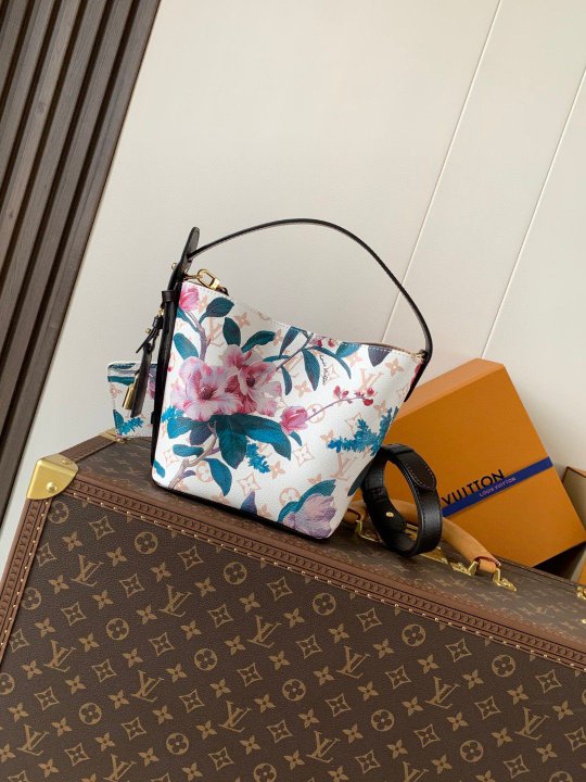 Louis Vuitton M29067